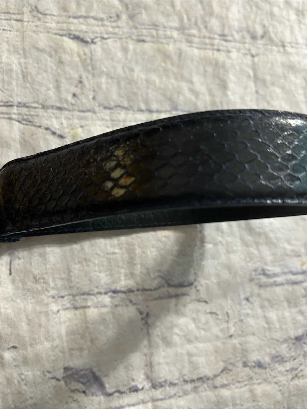 MORGAN TAYLOR VINTAGE BLACK SNAKESKIN SCULPTURAL GOLD TONE INTERLOCK BUCKLE BELT